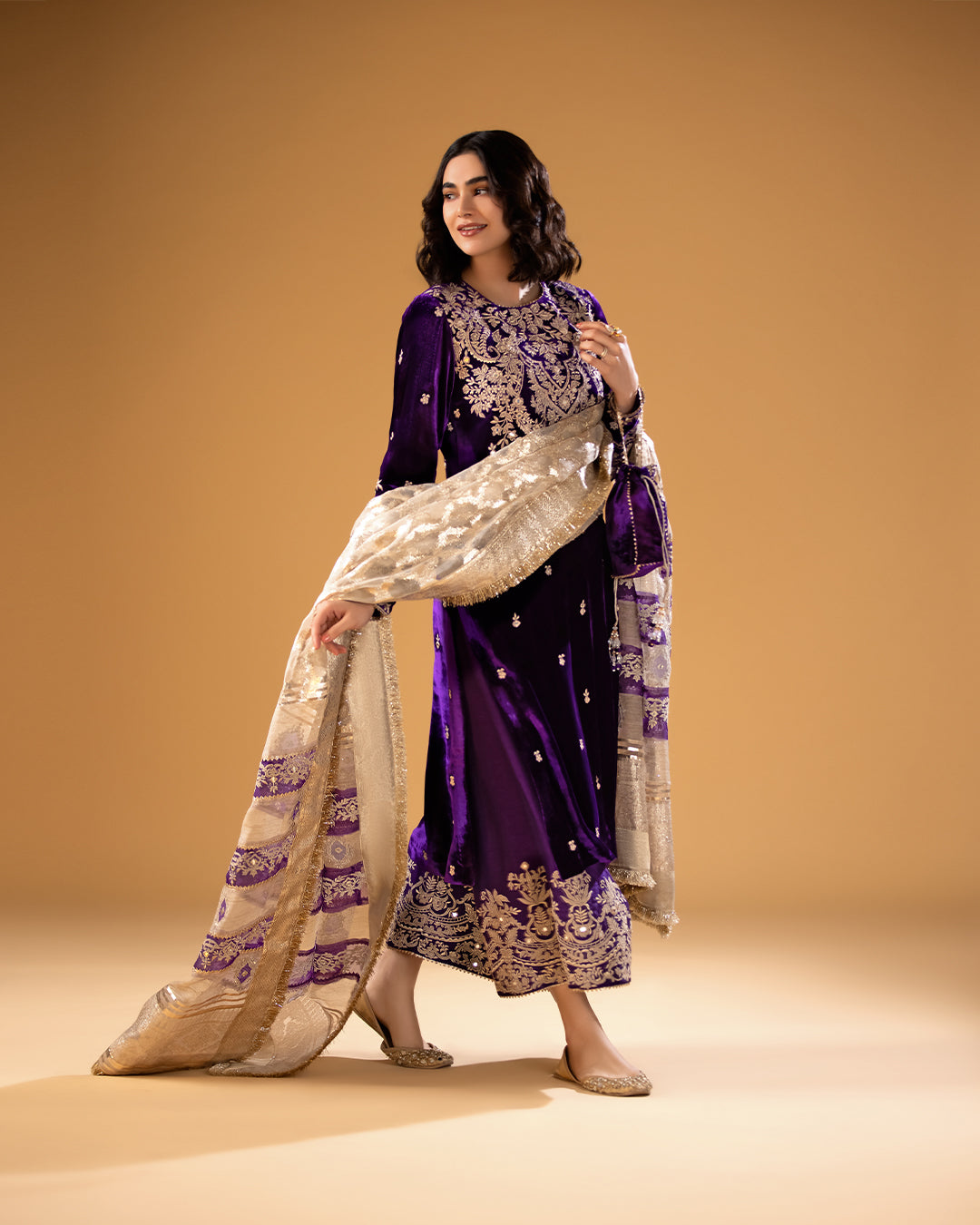 faiza-saqlain-pool-72194470