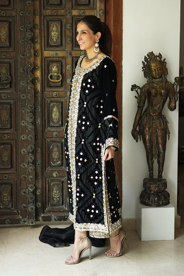 Nauratan | The Velvet Series - Black