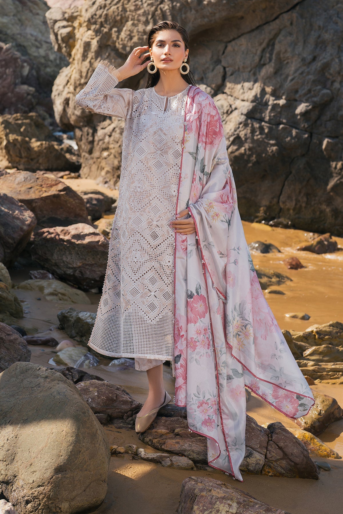 EMBROIDERED PRINTED LAWN UF-4116