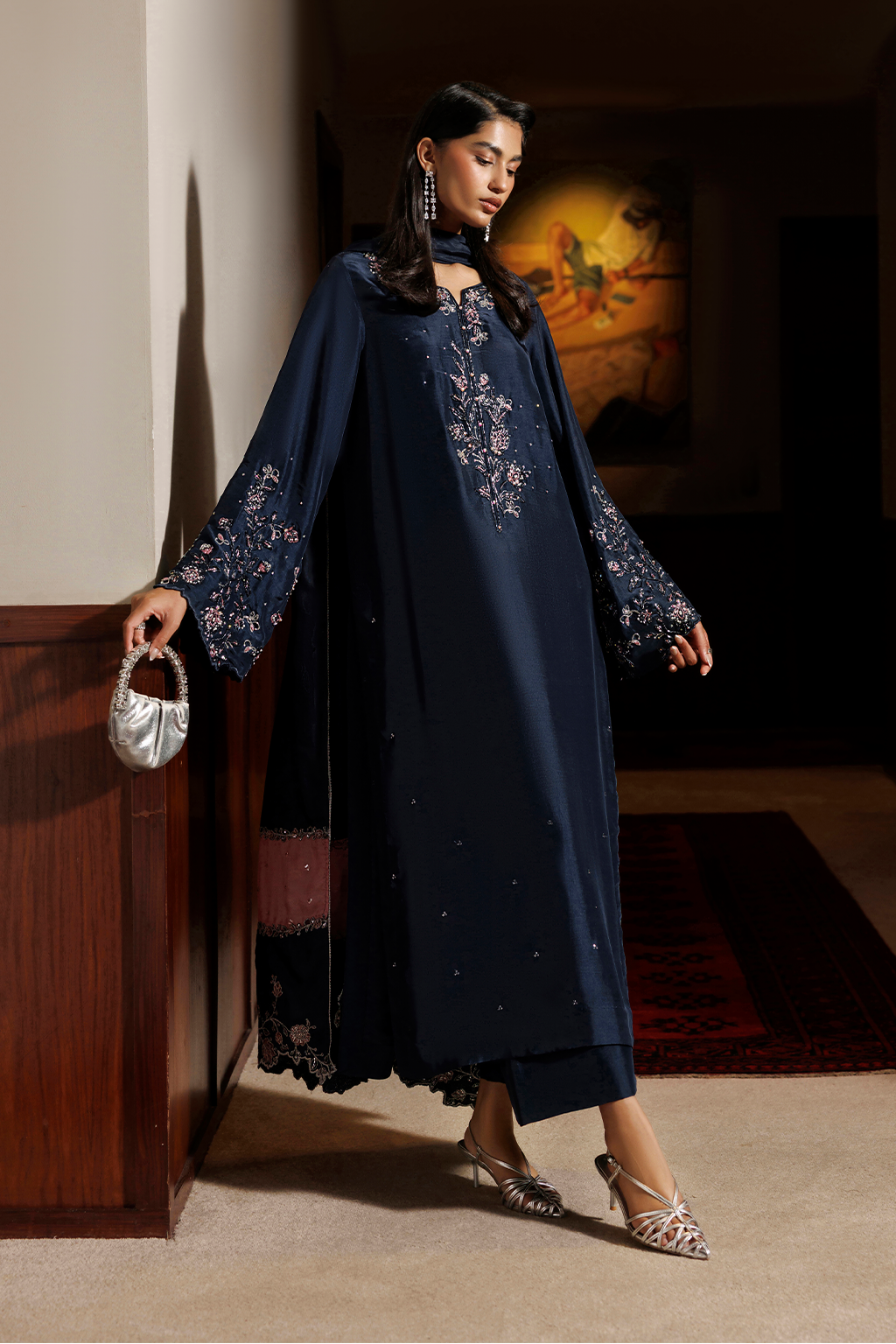 UE-723 Embroidered Ramen Silk