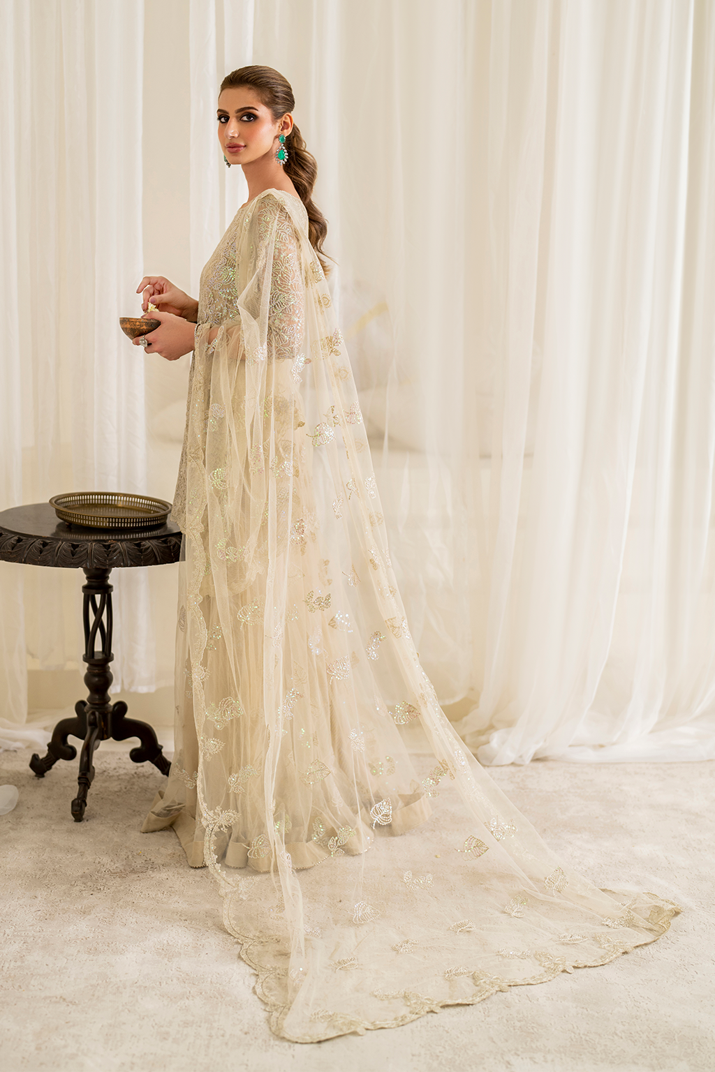 UE-295 Embroidered Net
