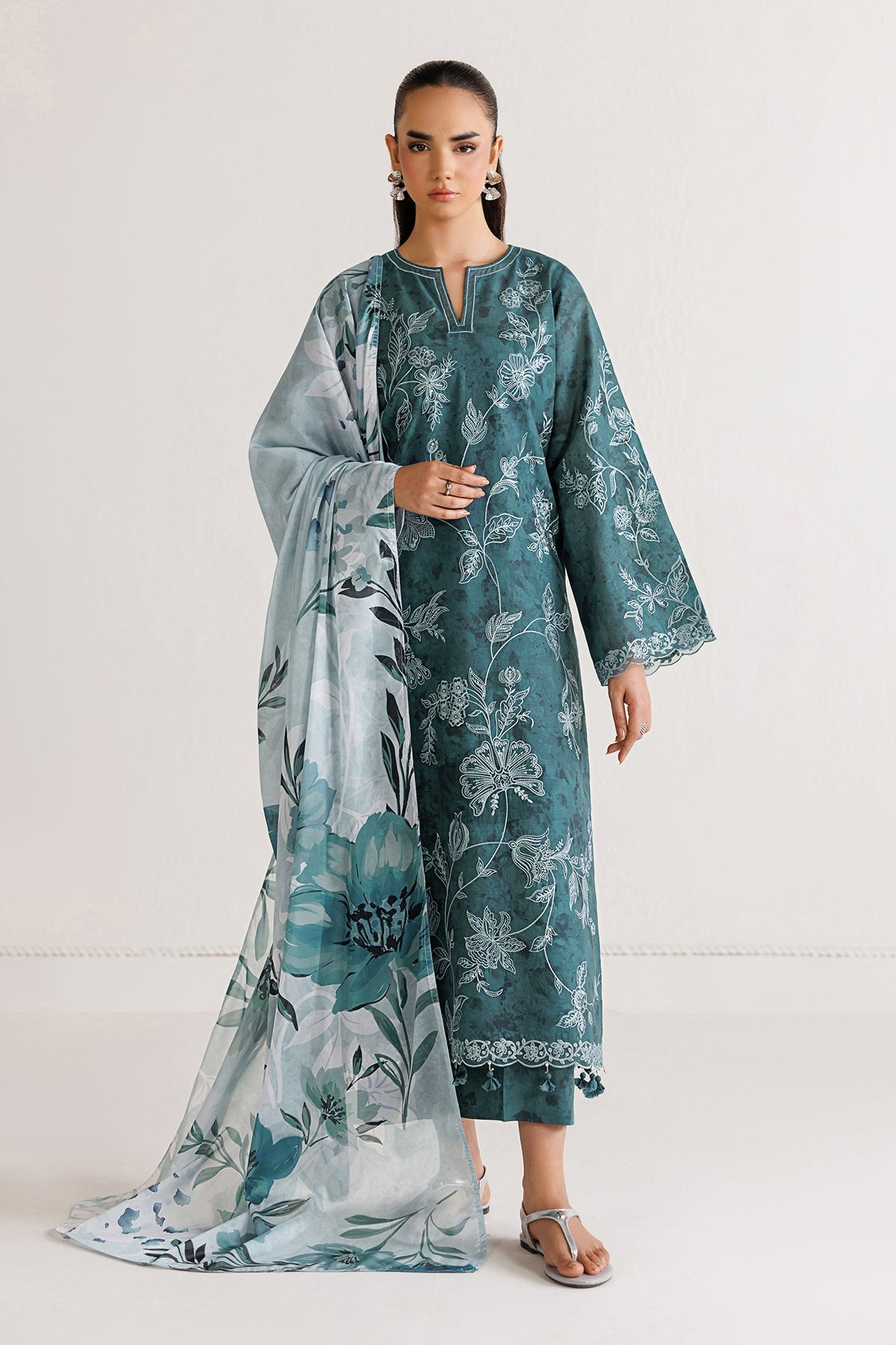 EMBROIDERED LAWN UF-4493