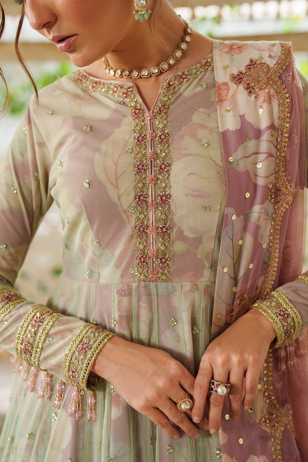 UE-542  Printed Formals