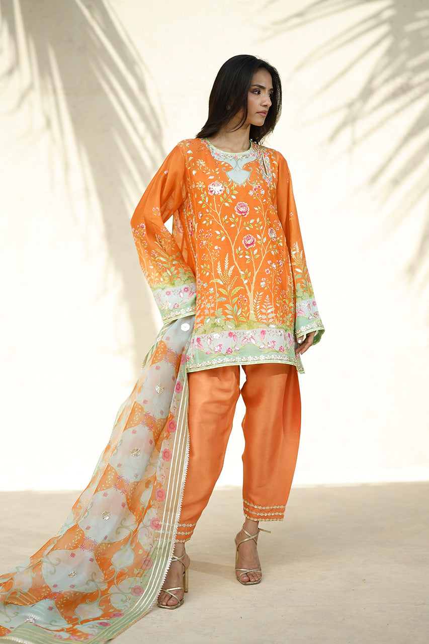 Afra (C)