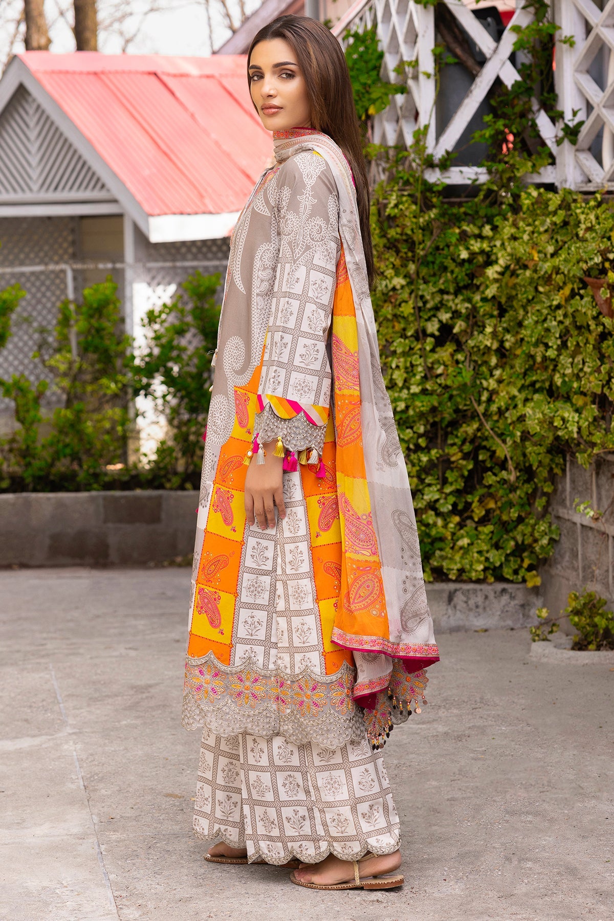 3-PC Unstitched Embroidered Lawn Collection RANG E BAHAR VOL 02 CRB6-16