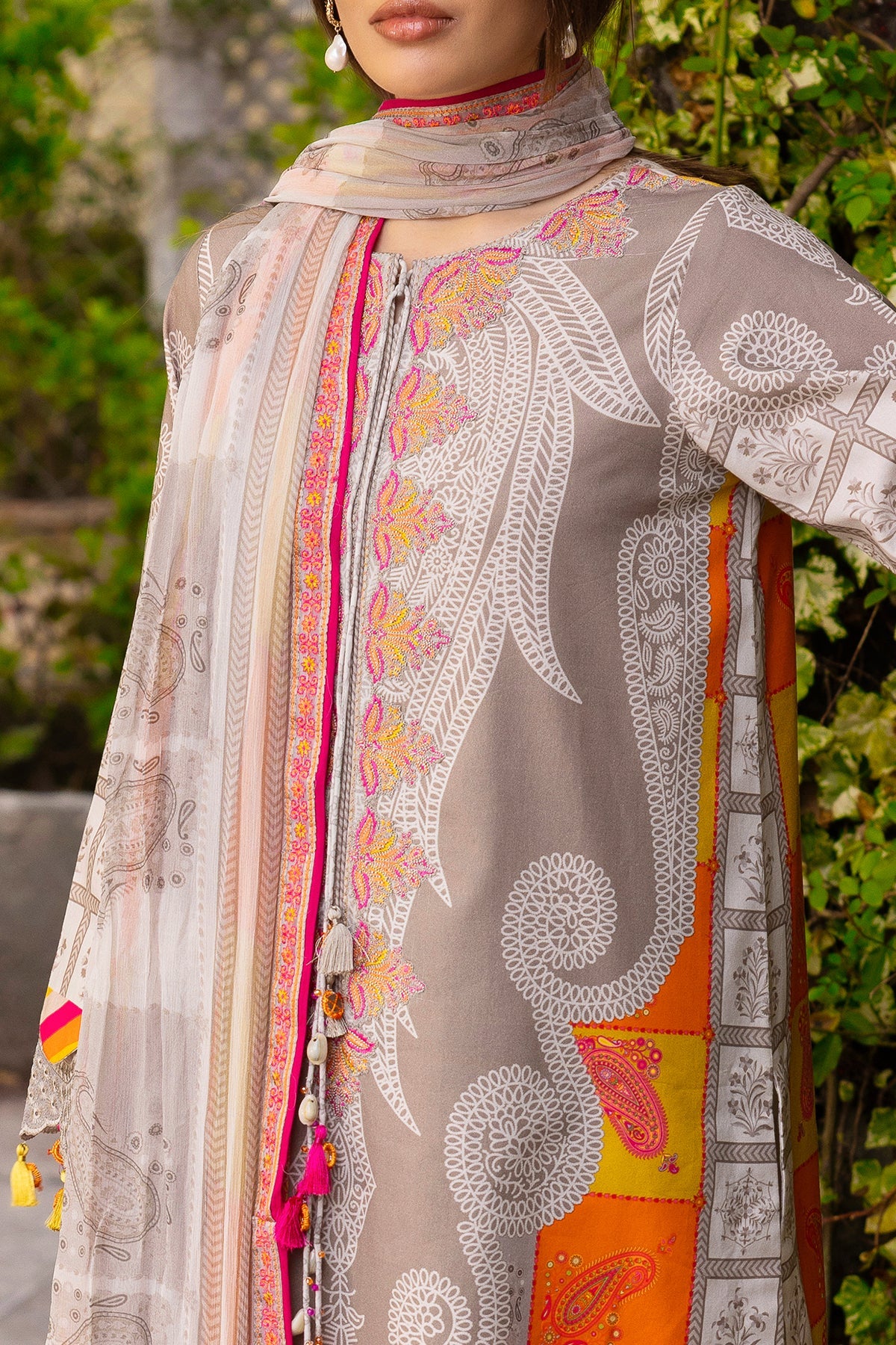 3-PC Unstitched Embroidered Lawn Collection RANG E BAHAR VOL 02 CRB6-16