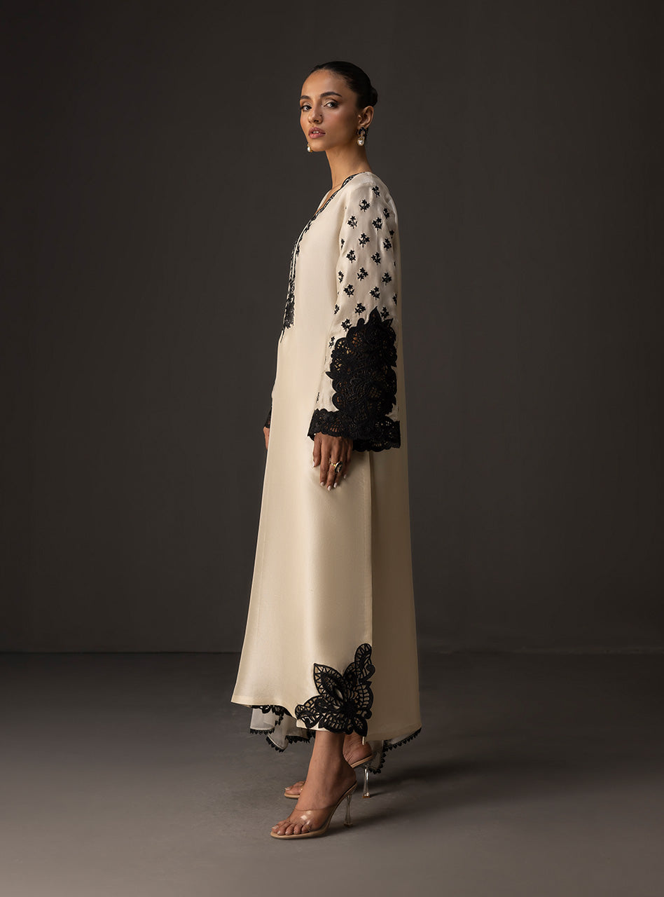 Ivory Noir