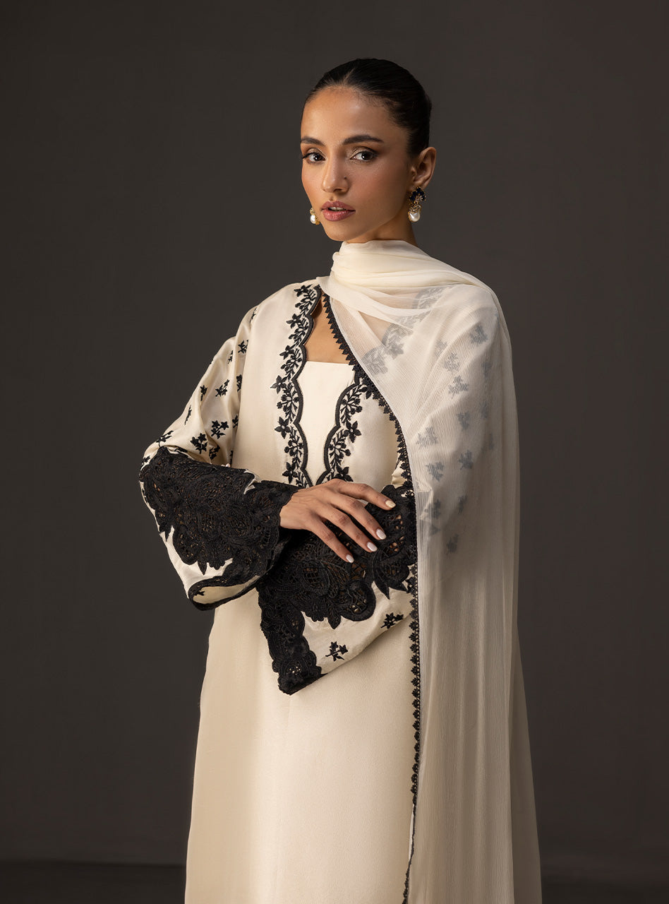 Ivory Noir