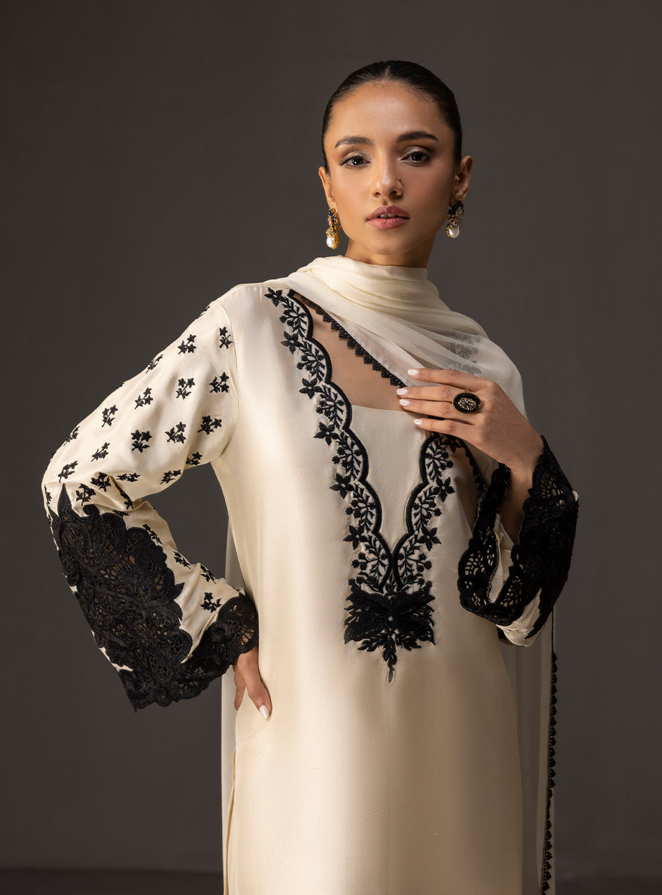 Ivory Noir