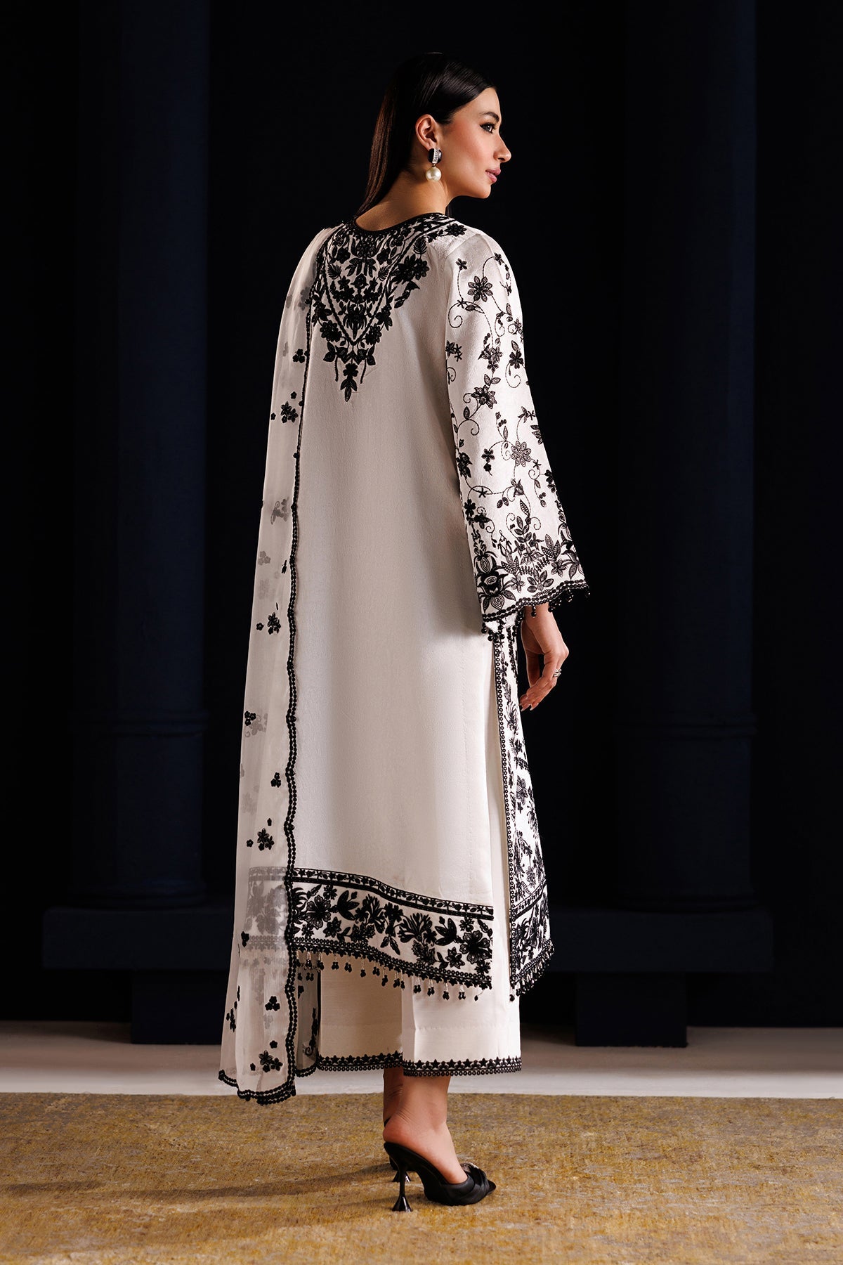 EMBROIDERED JACQUARD SILK SF-4442