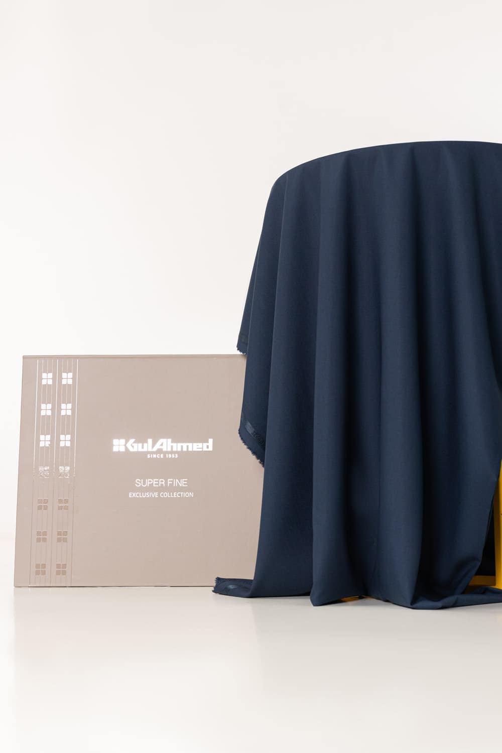 Luquia Unstitched Fabric Blended With Gift Box