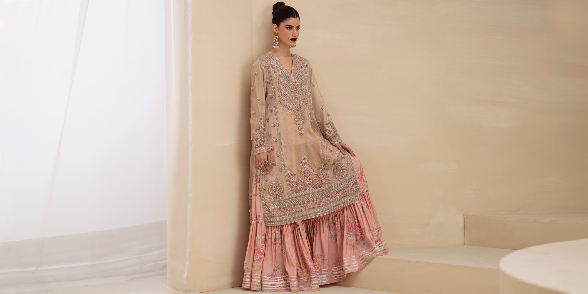 EMBROIDERED SUIT (E0843/104/131)