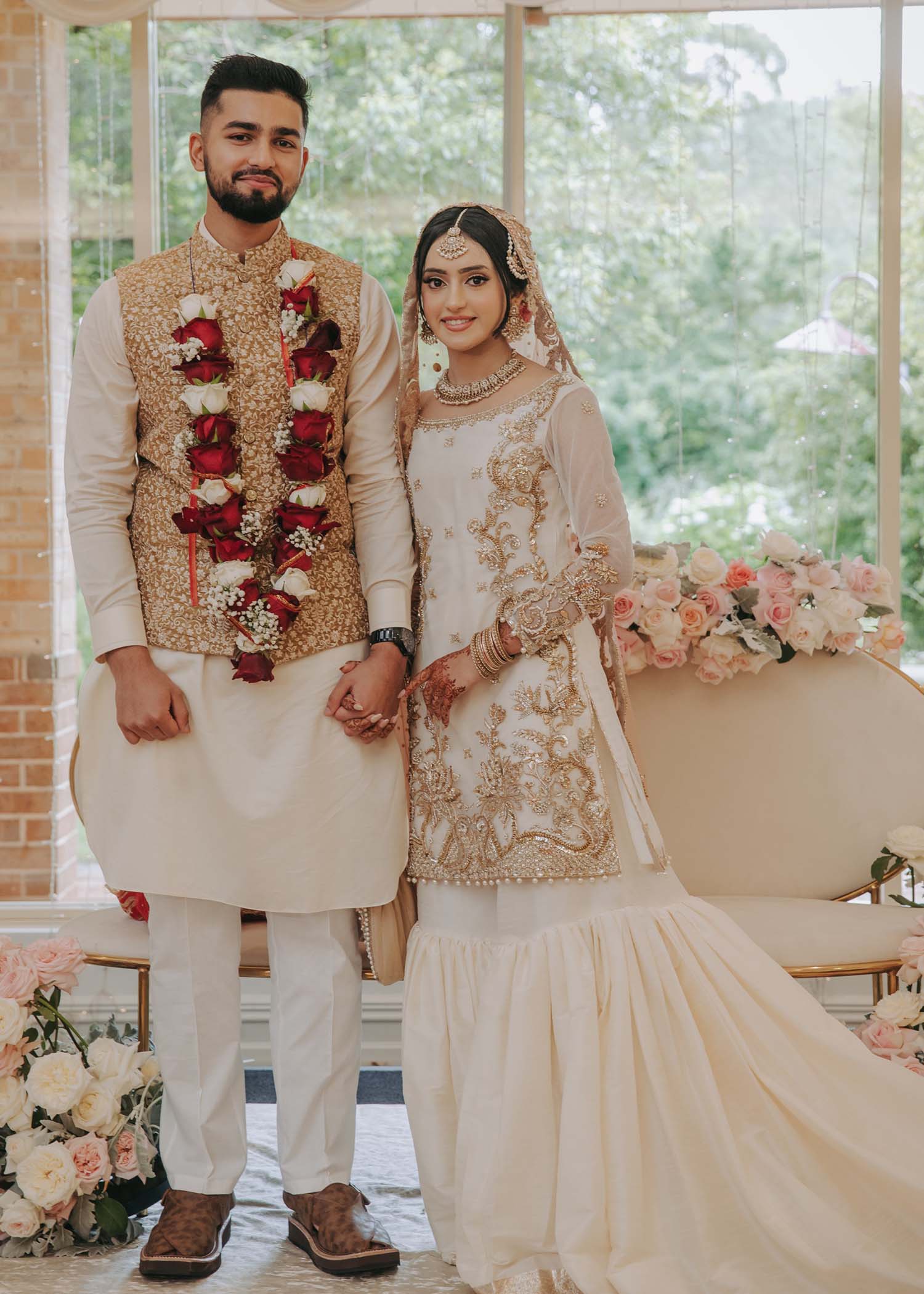 sadaf-fawad-khan-pool-47083515