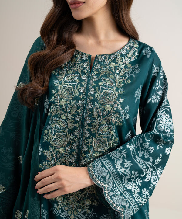 3 Piece - Embroidered Jacquard Suit