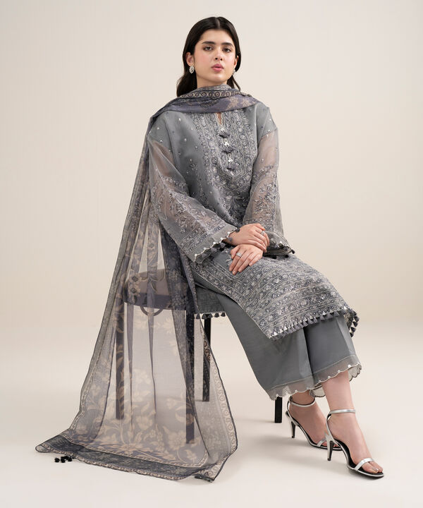 3 Piece - Embroidered Khaddi Net Suit