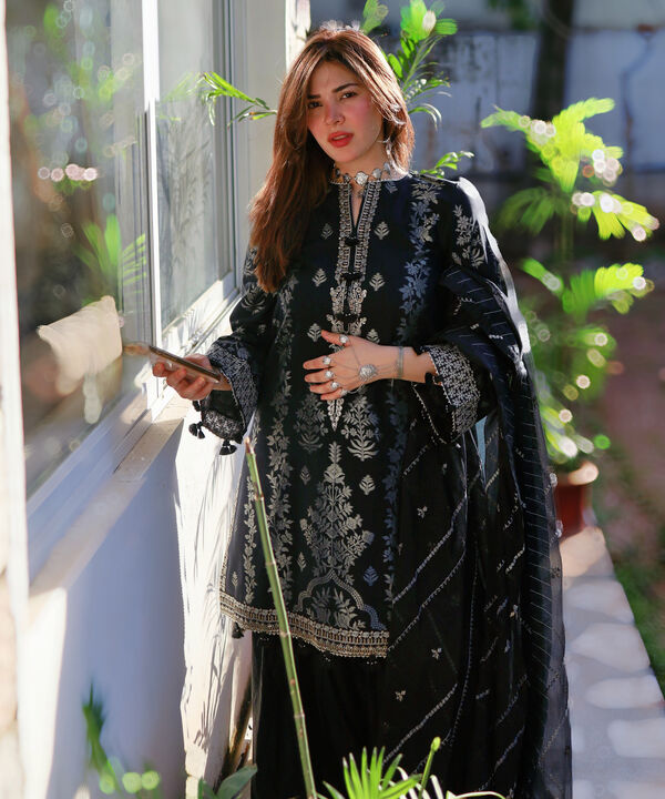 3 Piece - Embroidered Jacquard Suit
