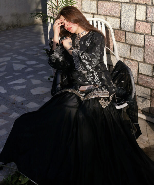 3 Piece - Embroidered Jacquard Suit