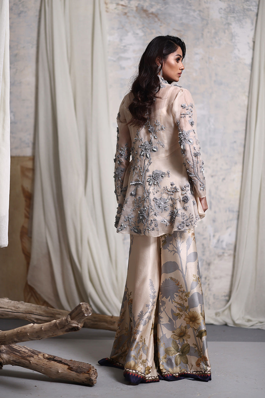 Nida Azwer