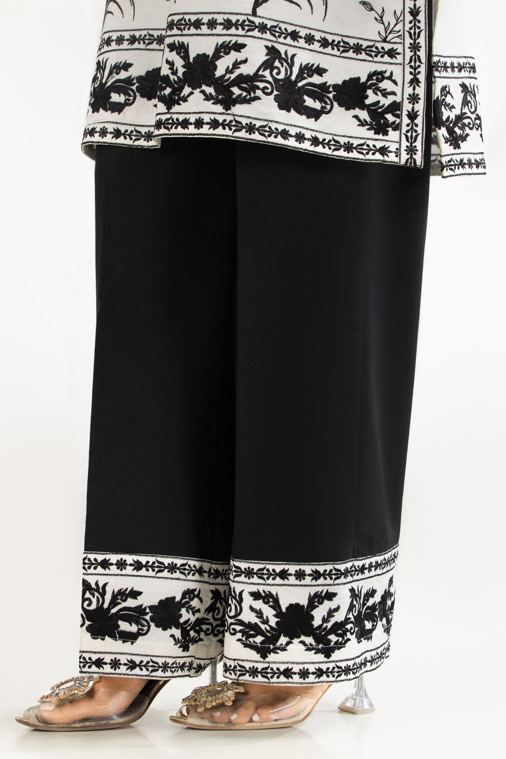 3Pc Cambric Embroidered Suit With Scarf