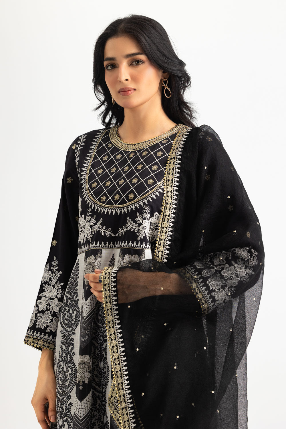 3Pc Cross Hatch Printed Suit With Embroidered