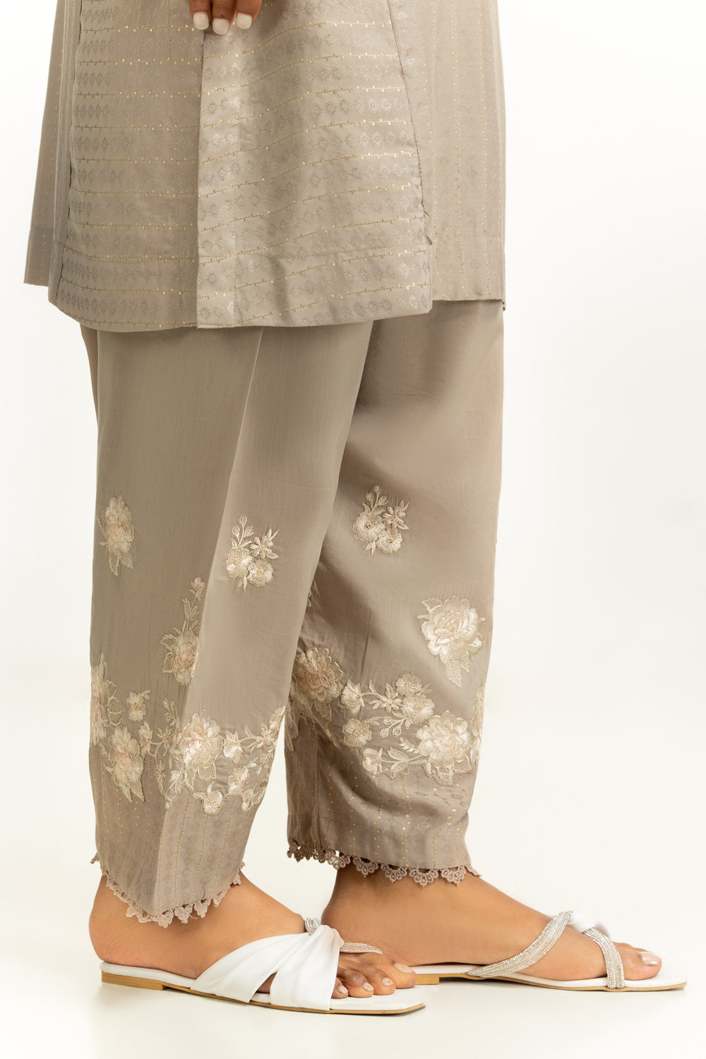 3Pc Denier Jacquard Embroidered Suit