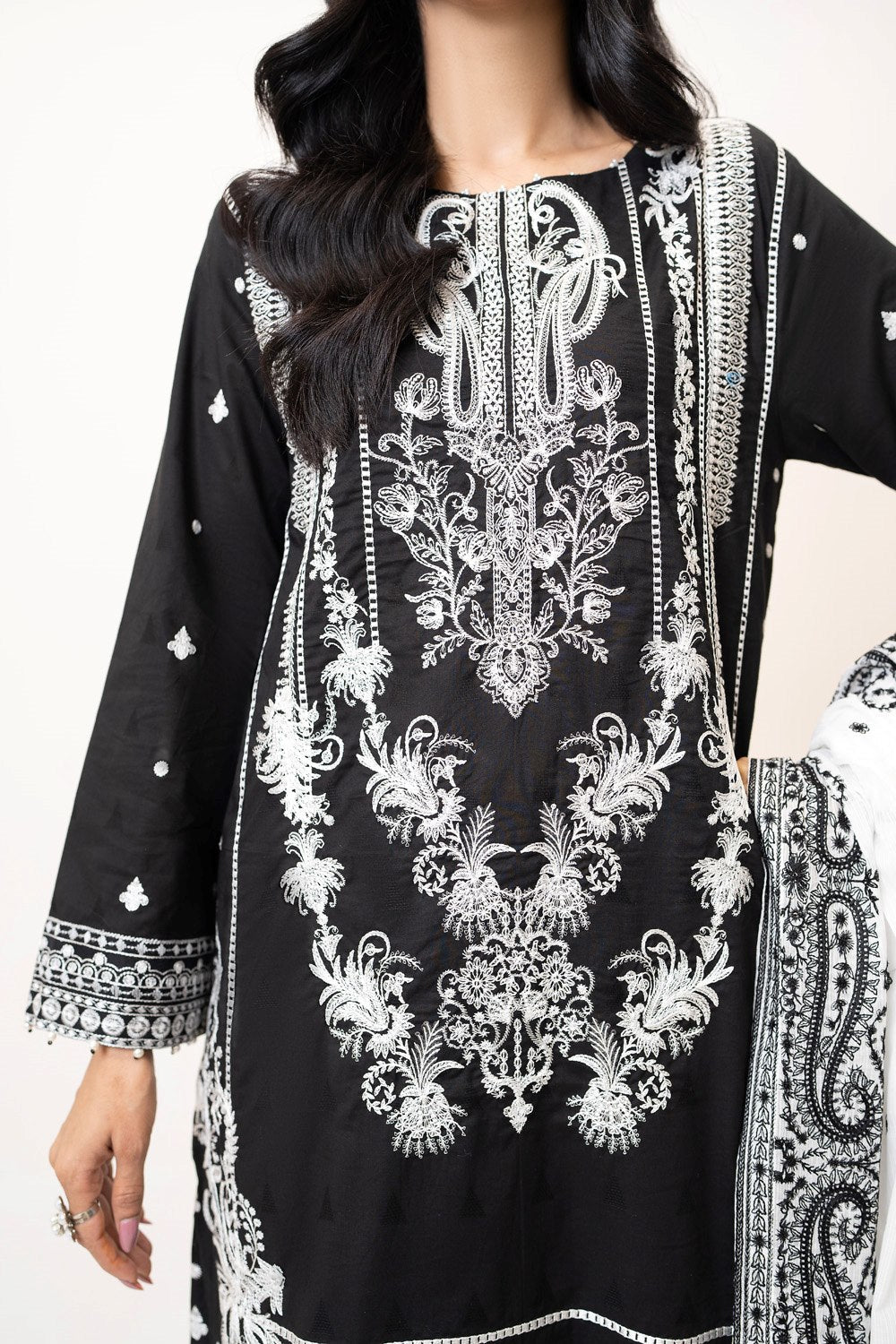 3Pc Jacquard Embroidered Suit