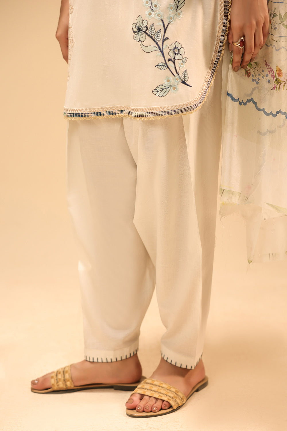 3Pc Karandi Embroidered Suit
