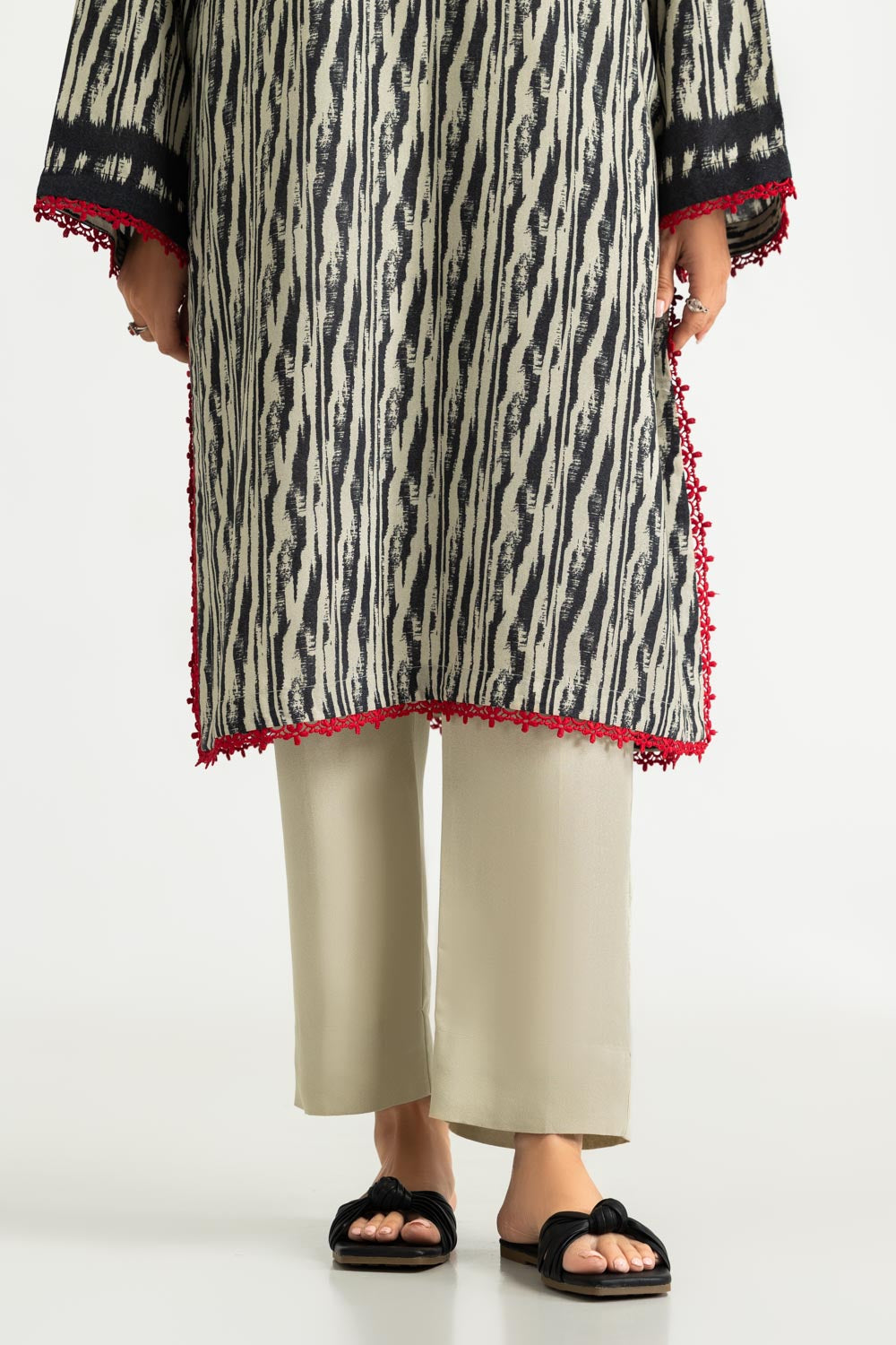 3PC Karandi Printed Suit With Embroidered