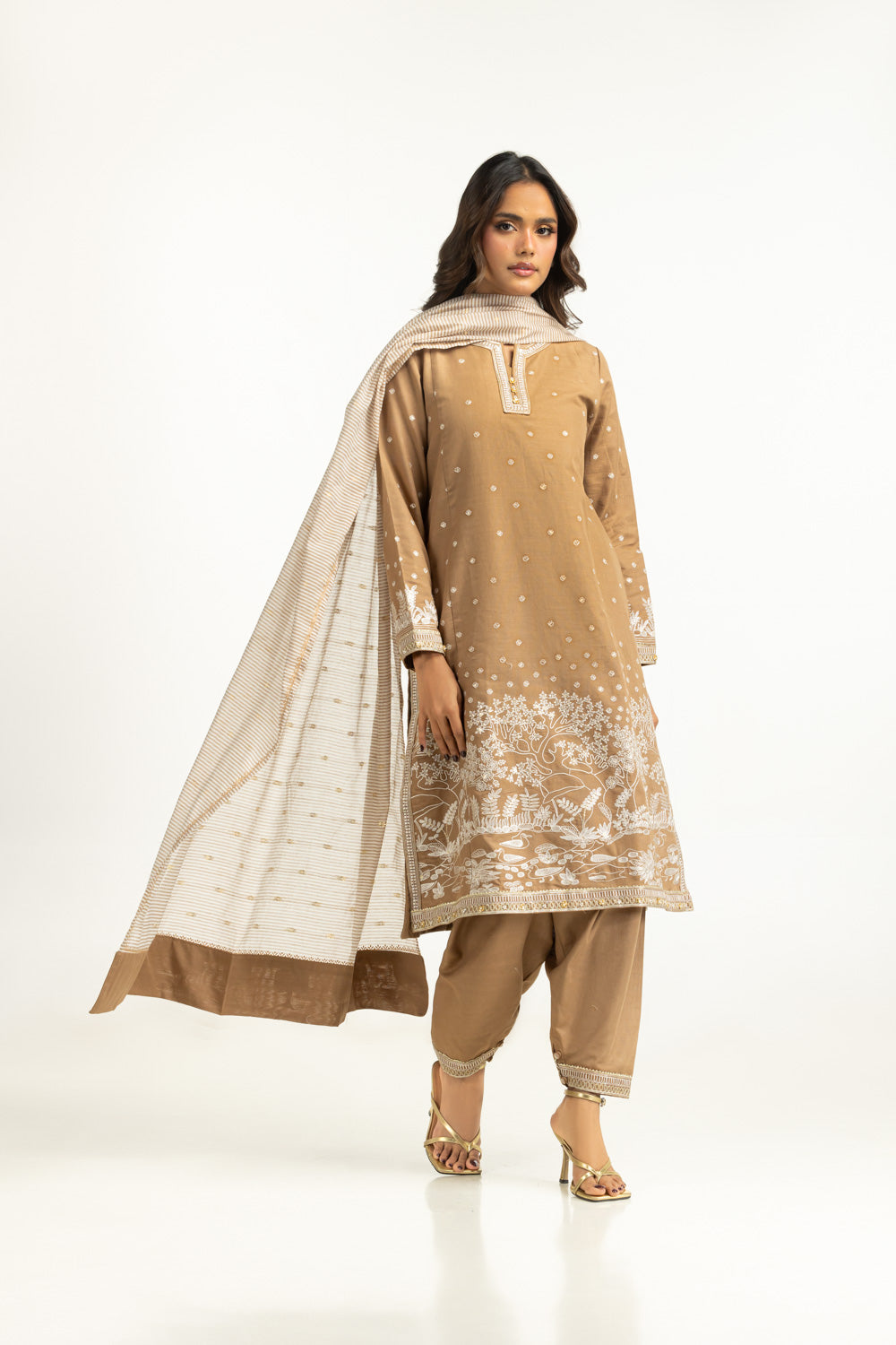 3Pc Khaddar Embroidered Suit