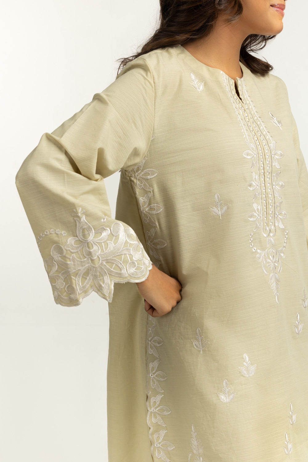 3Pc Khaddar Embroidered Suit