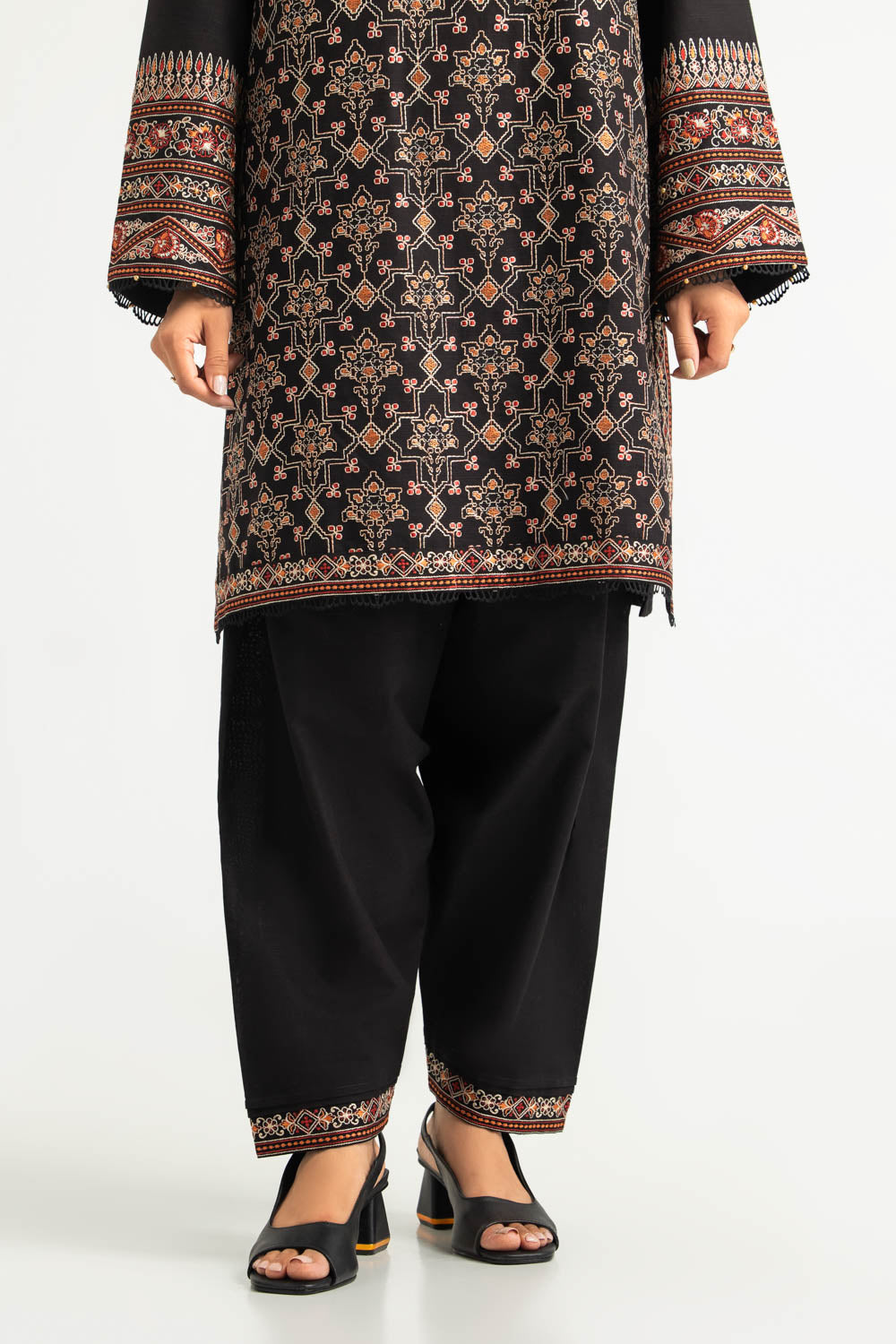 3PC Khaddar Embroidered Suit