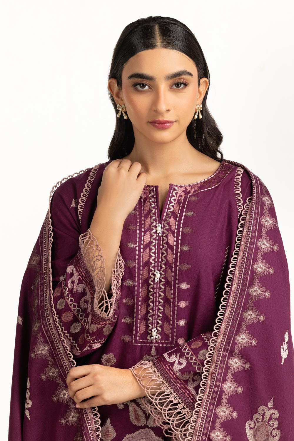 3Pc Khaddar Embroidered Suit