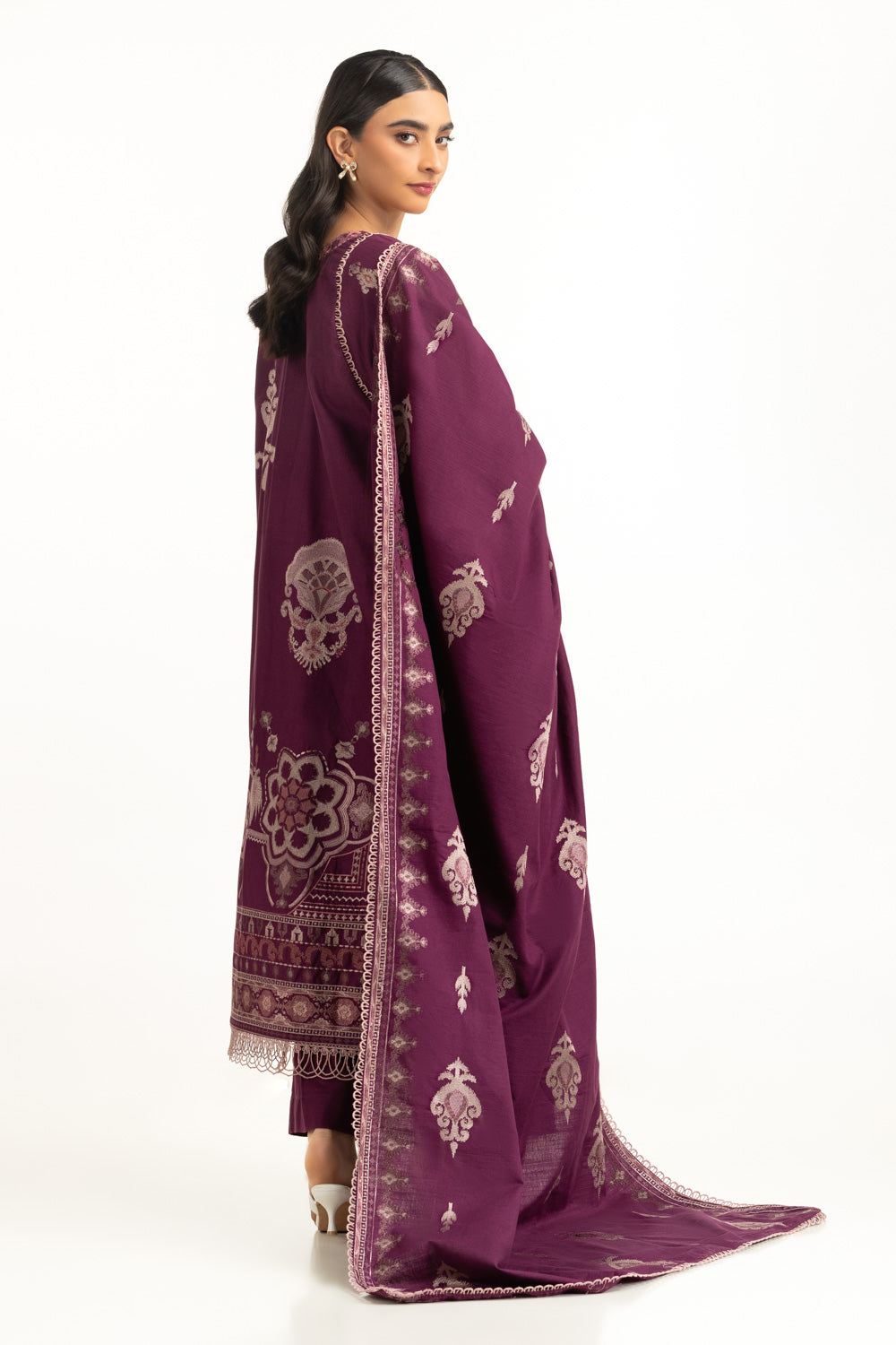 3Pc Khaddar Embroidered Suit