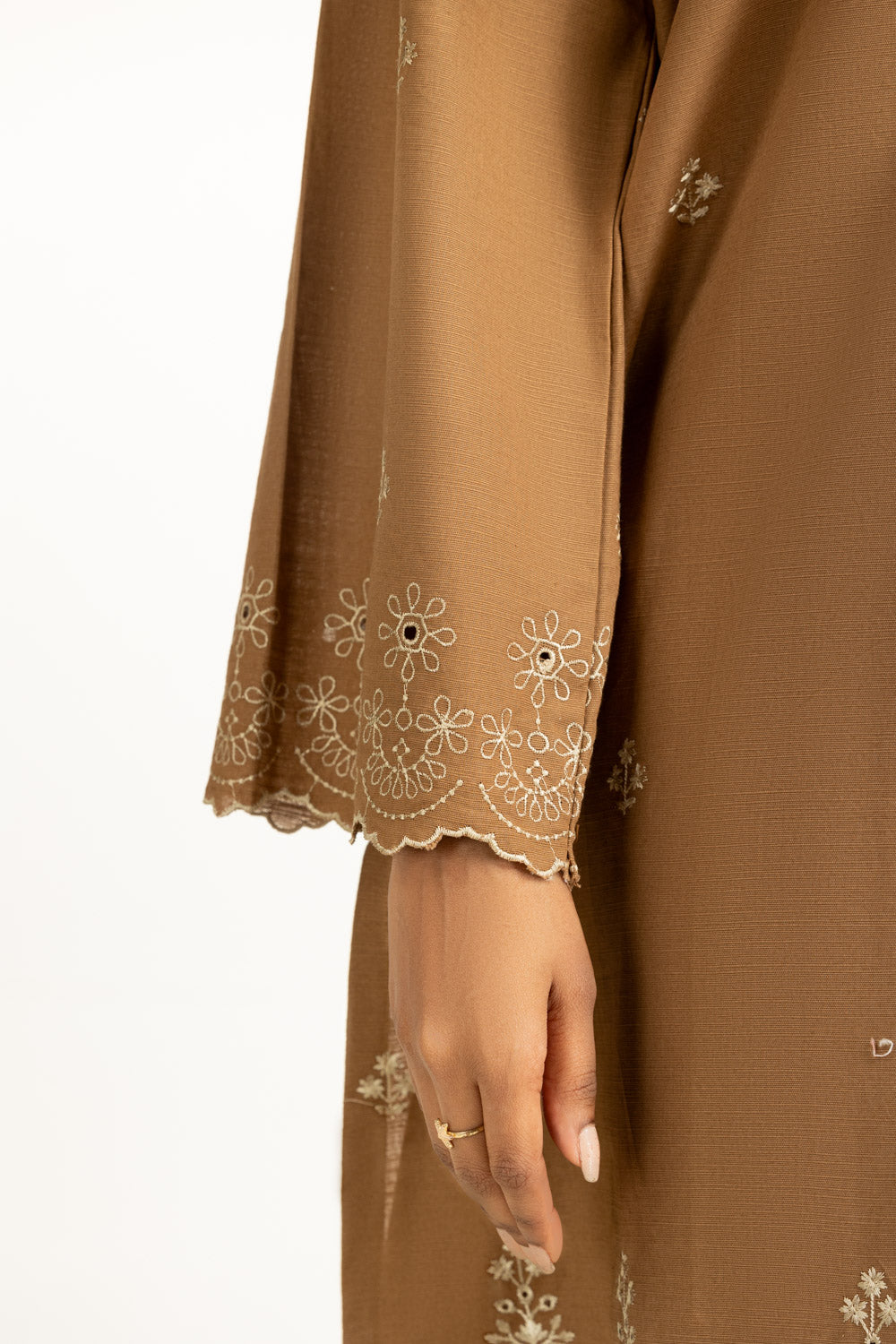 3Pc Khaddar Embroidered Suit