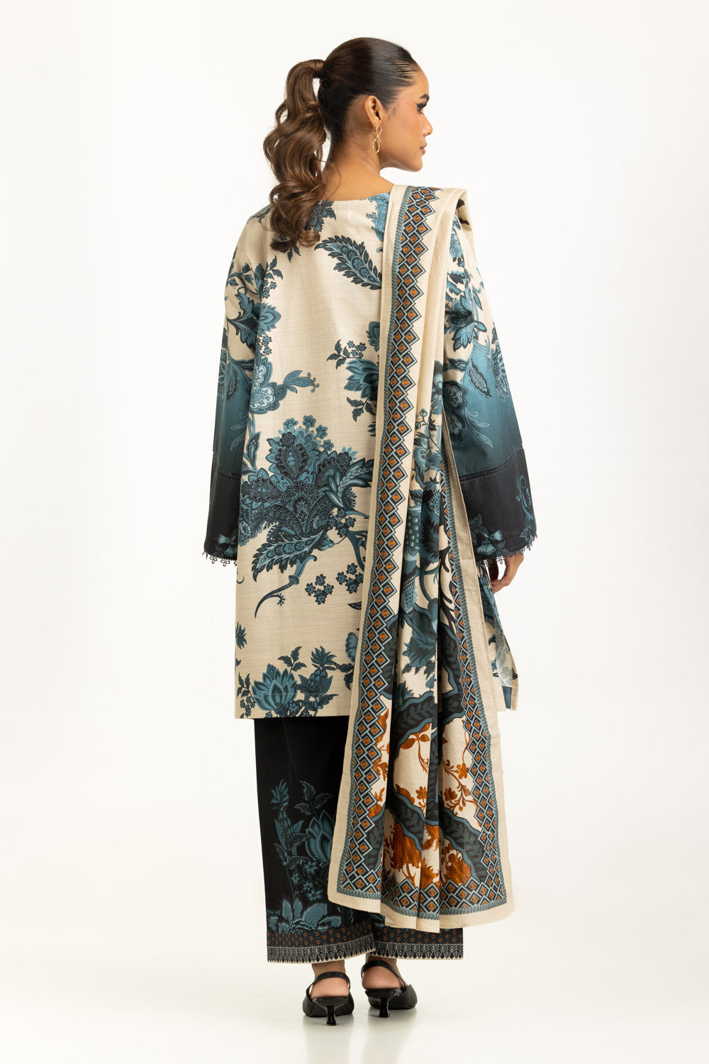 3Pc Khaddar Printed Suit