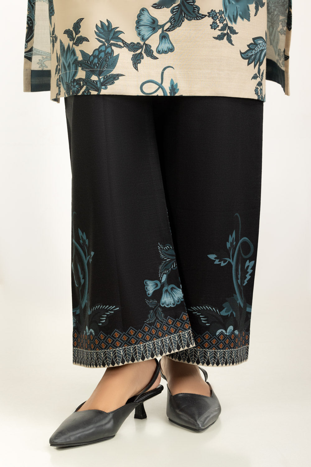 3Pc Khaddar Printed Suit