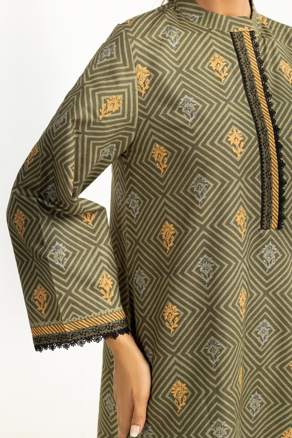 3Pc Khaddar Printed Suit