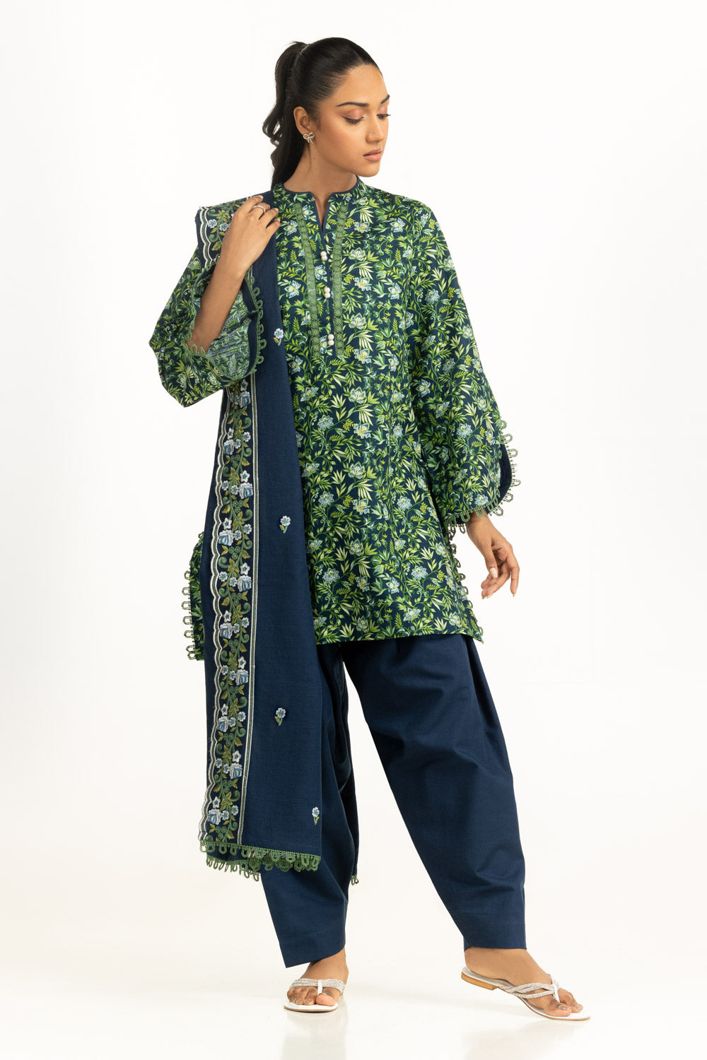 3Pc Khaddar Printed Suit