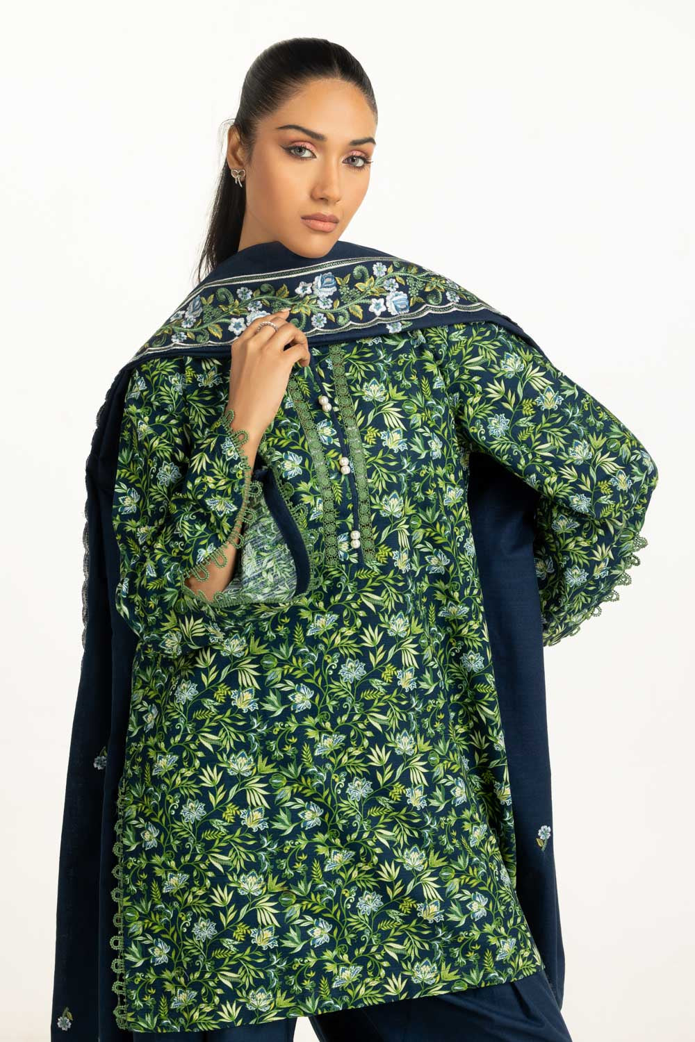 3Pc Khaddar Printed Suit