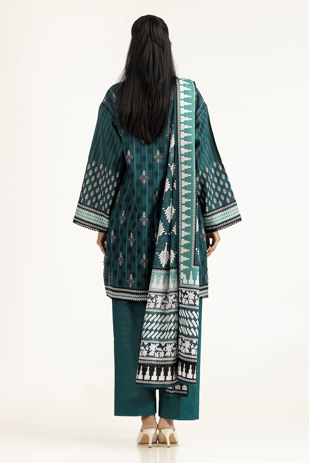 3Pc Khaddar Printed Suit