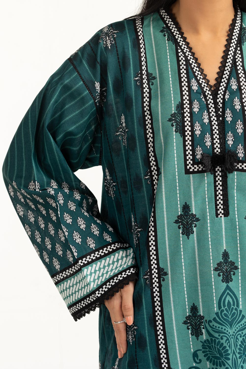 3Pc Khaddar Printed Suit