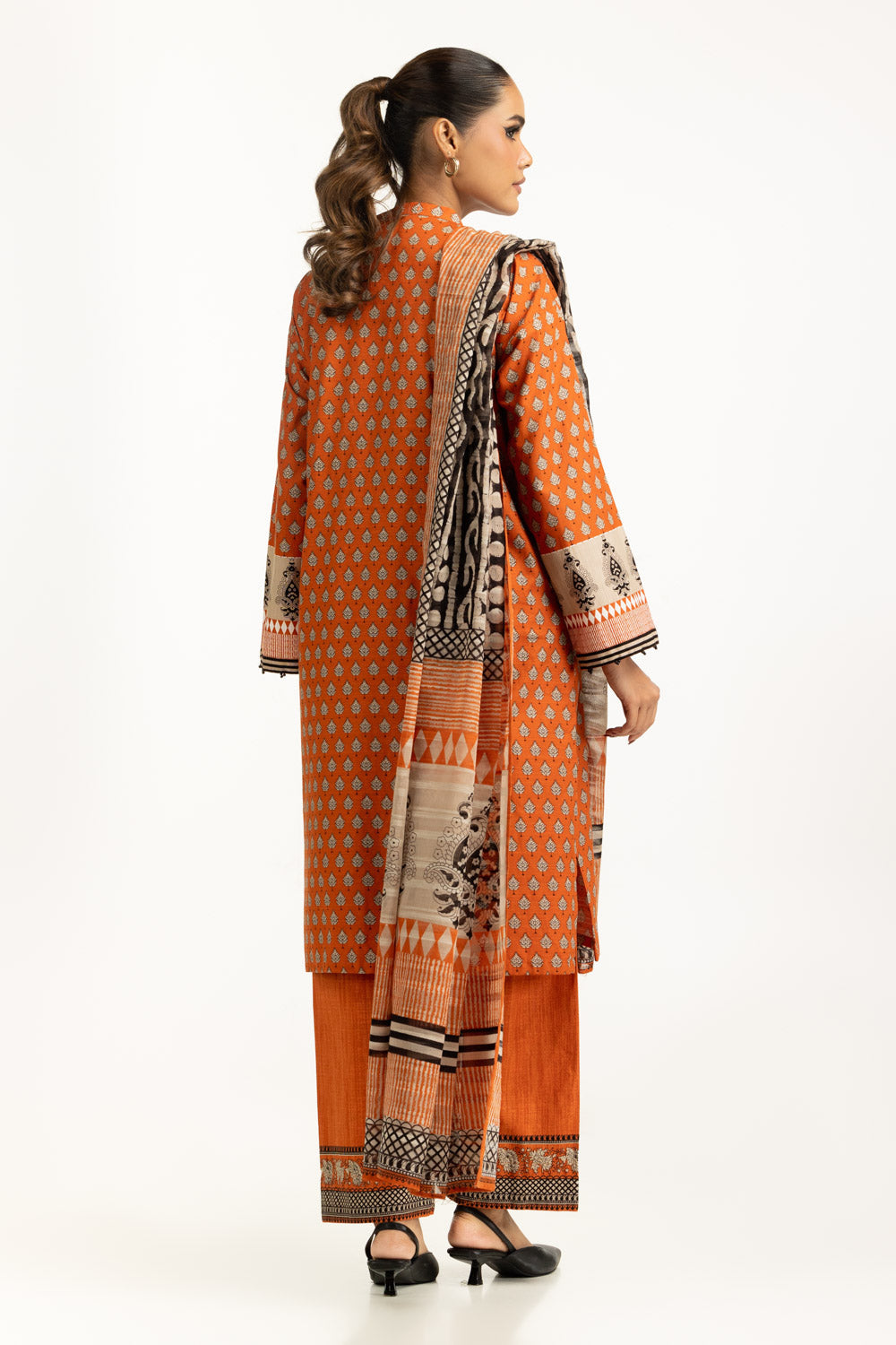 3PC Khaddar Printed Suit With Embroidered