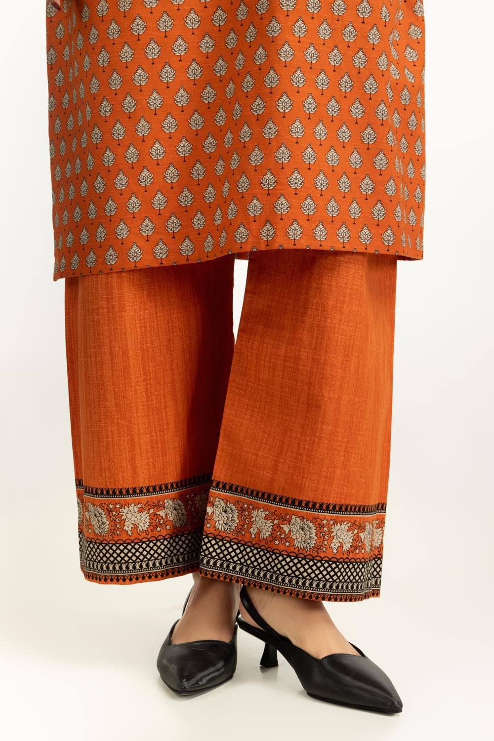 3PC Khaddar Printed Suit With Embroidered