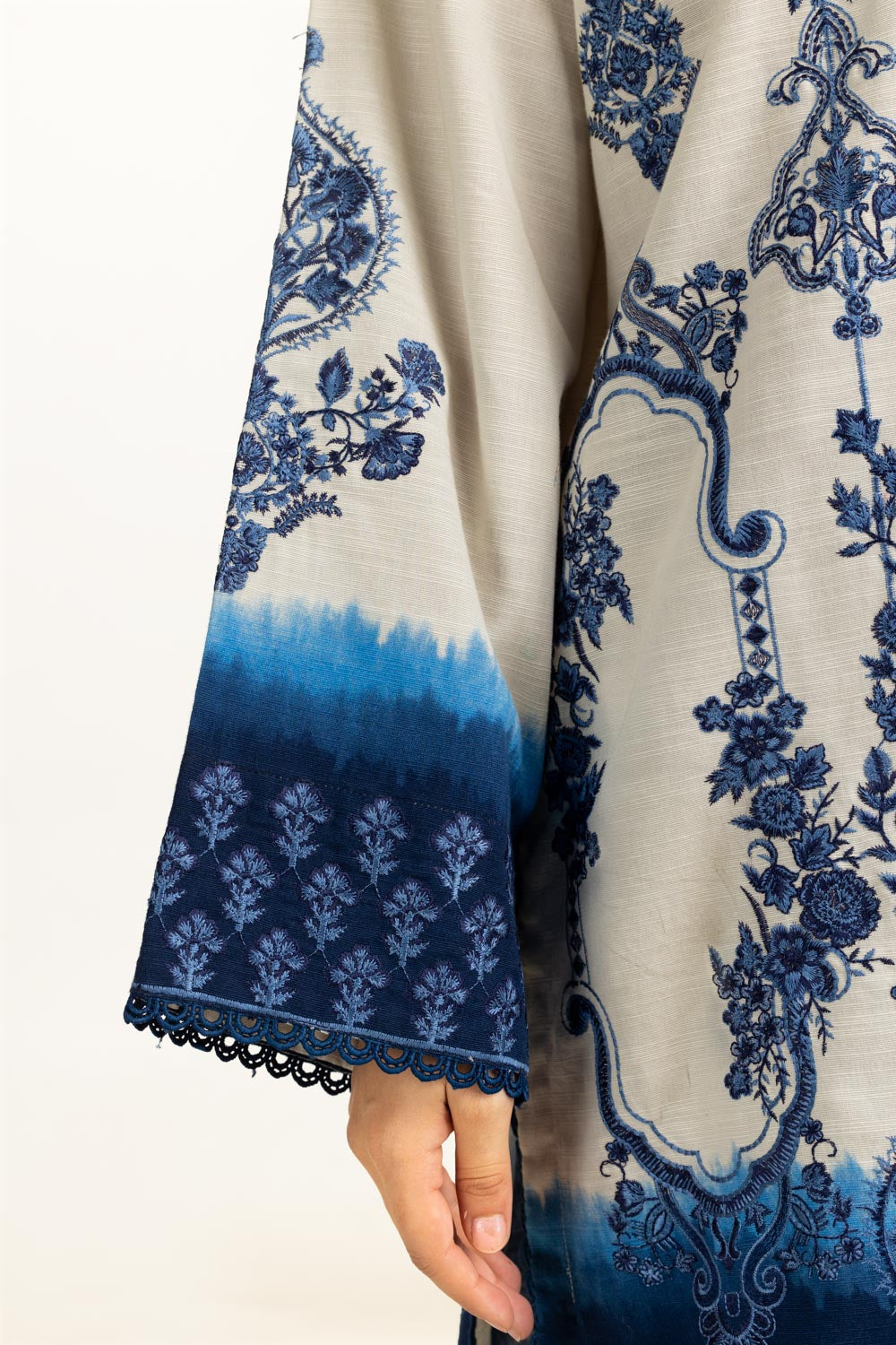 3Pc Khaddar Printed Suit With Embroidered