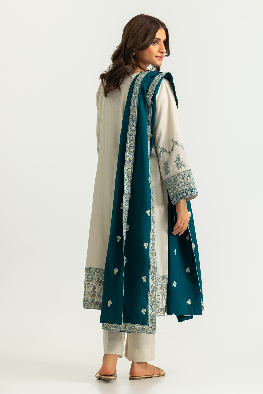 3PC Khaddar Slub Embroidered Suit