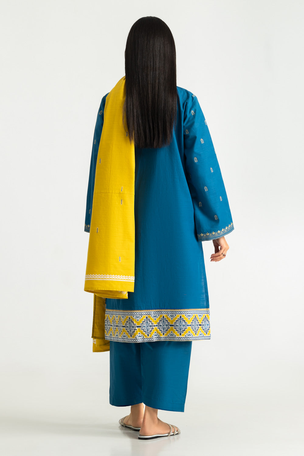 3PC Khaddar Slub Embroidered Suit