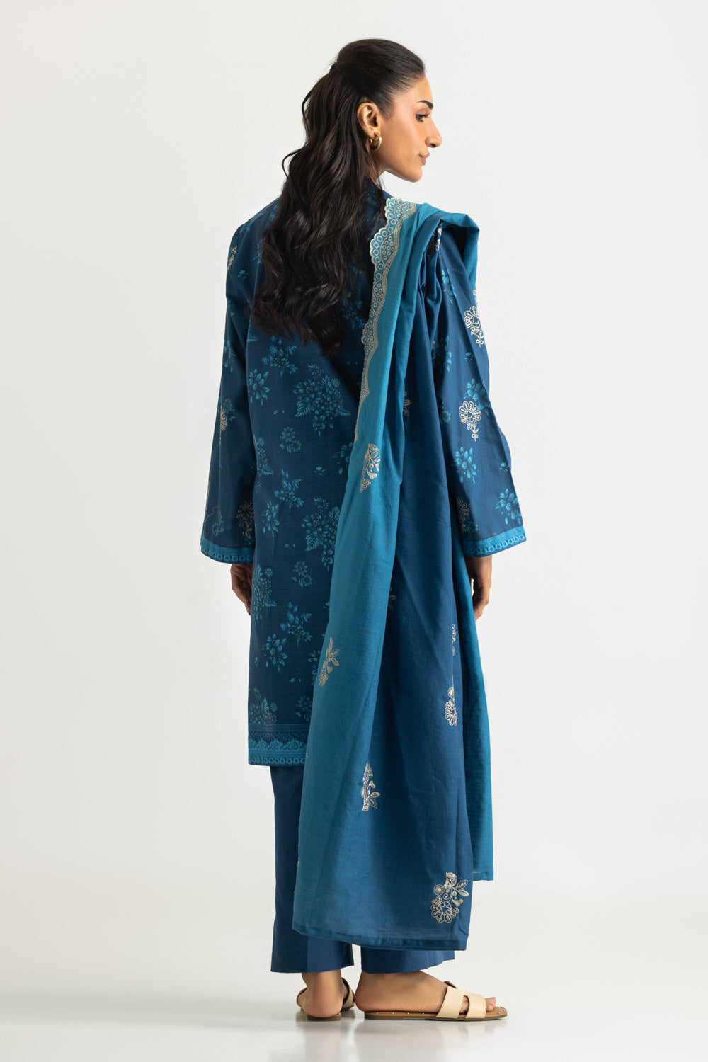 3PC Khaddar Slub Printed Suit With Embroidered