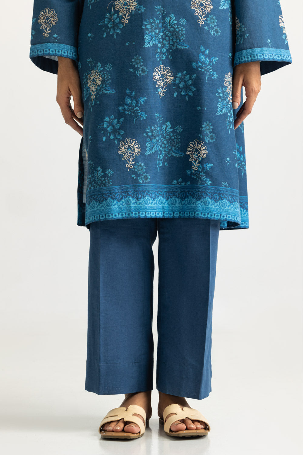 3PC Khaddar Slub Printed Suit With Embroidered