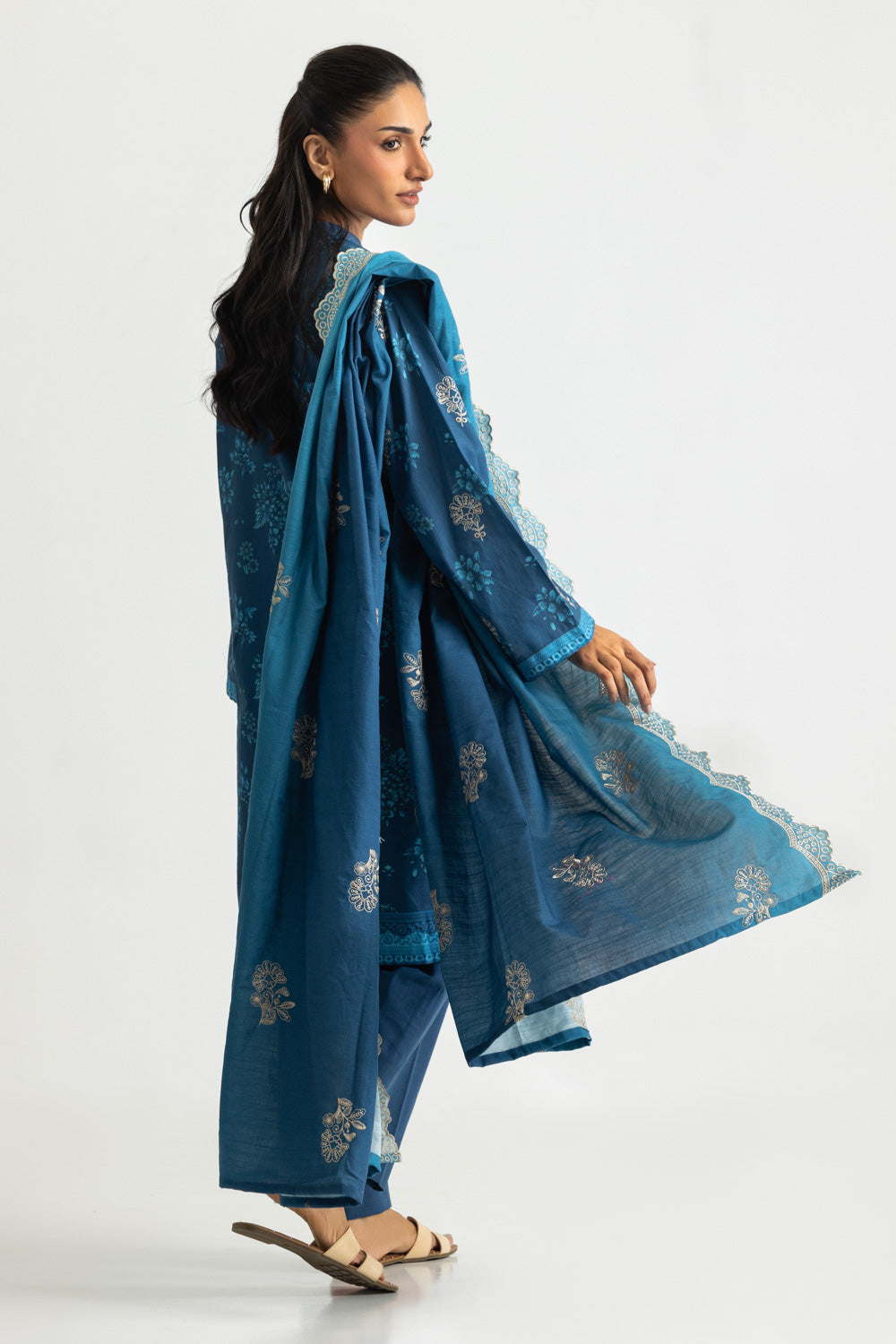 3PC Khaddar Slub Printed Suit With Embroidered