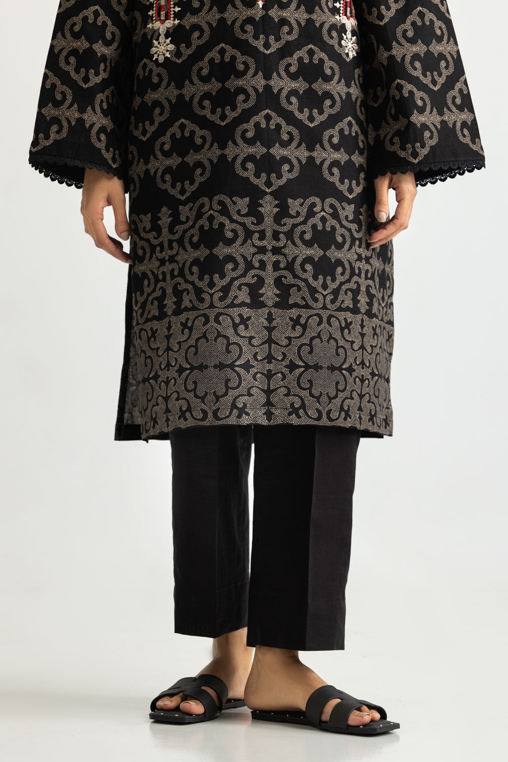 3PC Khaddar Slub Printed Suit With Embroidered